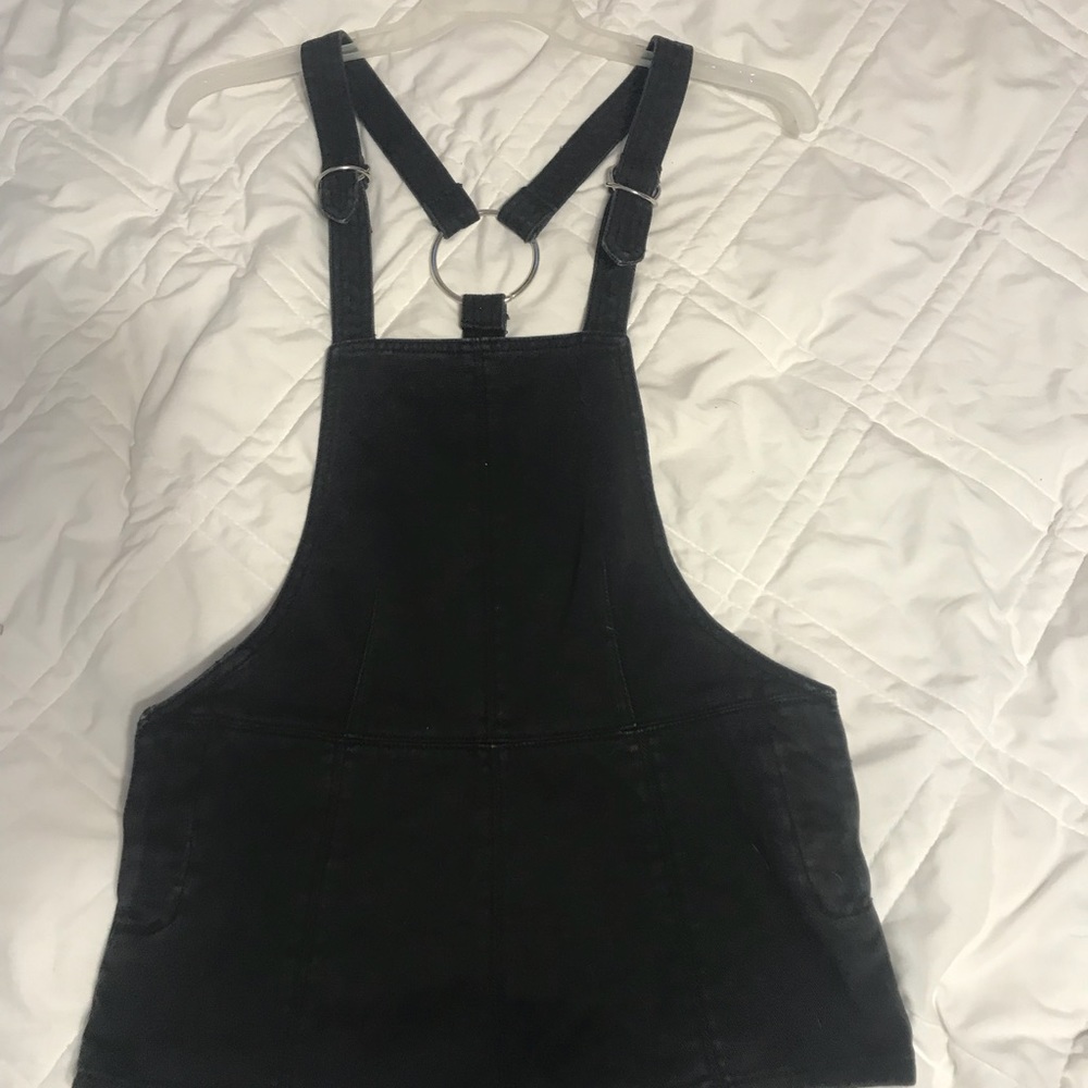 BLACK SHORT OVERALLS